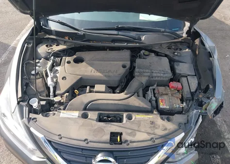 2018 Nissan Altima 2.5 Sv z USA, uszkodzony, nr VIN 1N4AL3AP9JC265398